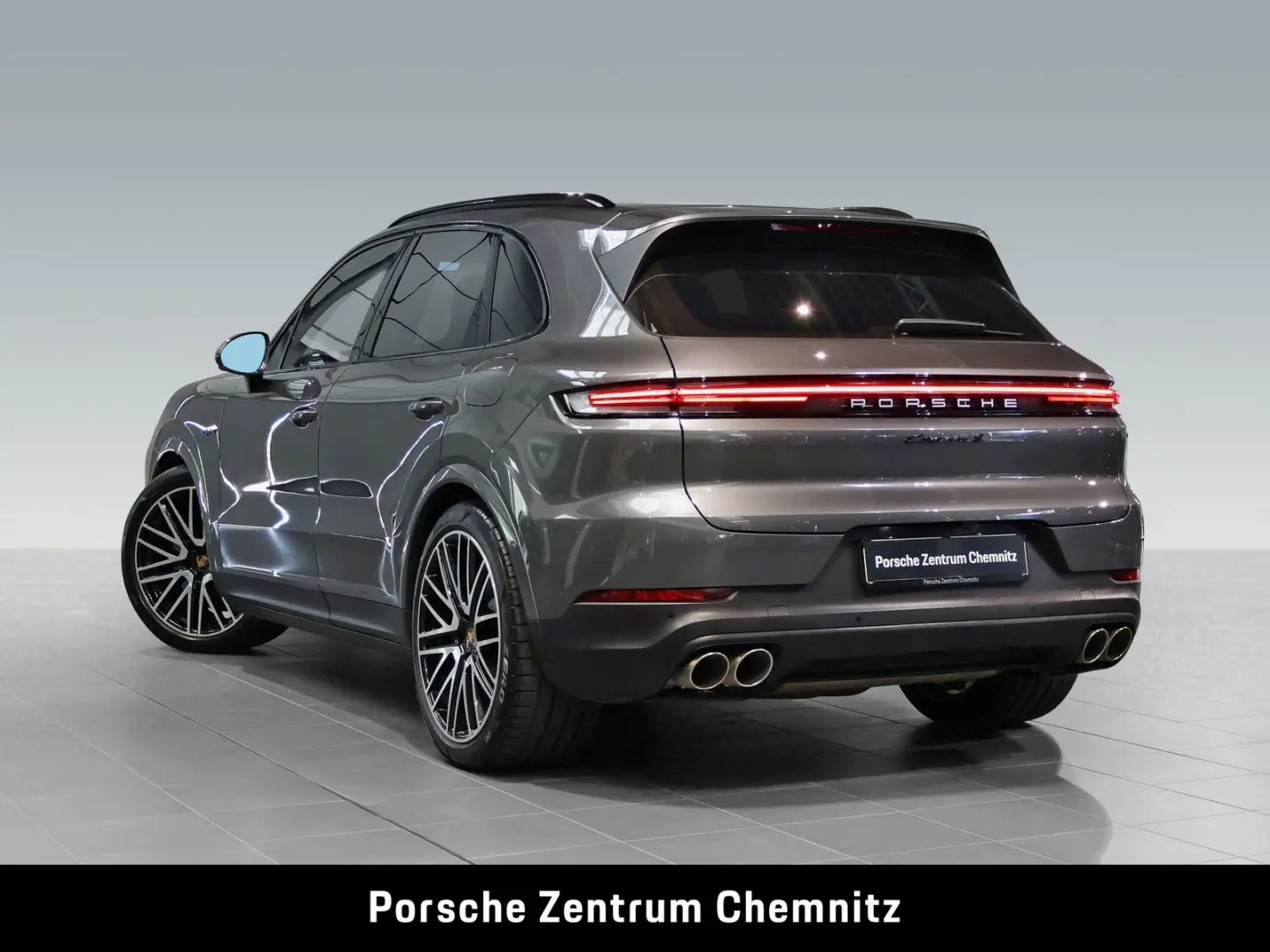 Cayenne S E-Hybrid Sitzbelüft.;BOSE;AHZV;Head-Up
