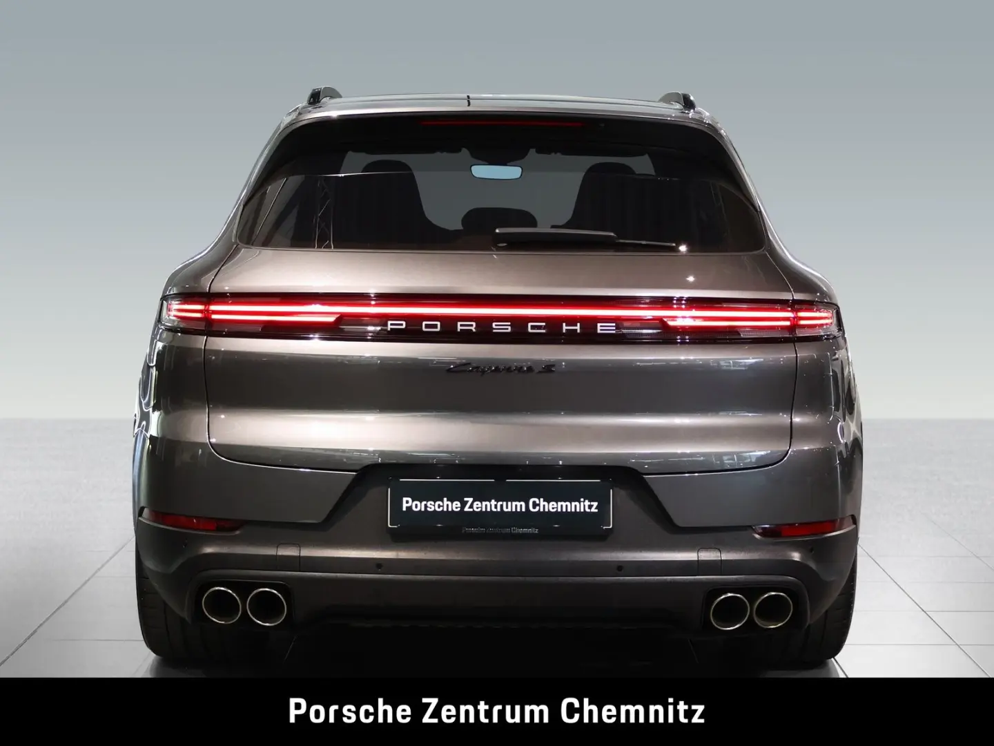 Cayenne S E-Hybrid Sitzbelüft.;BOSE;AHZV;Head-Up