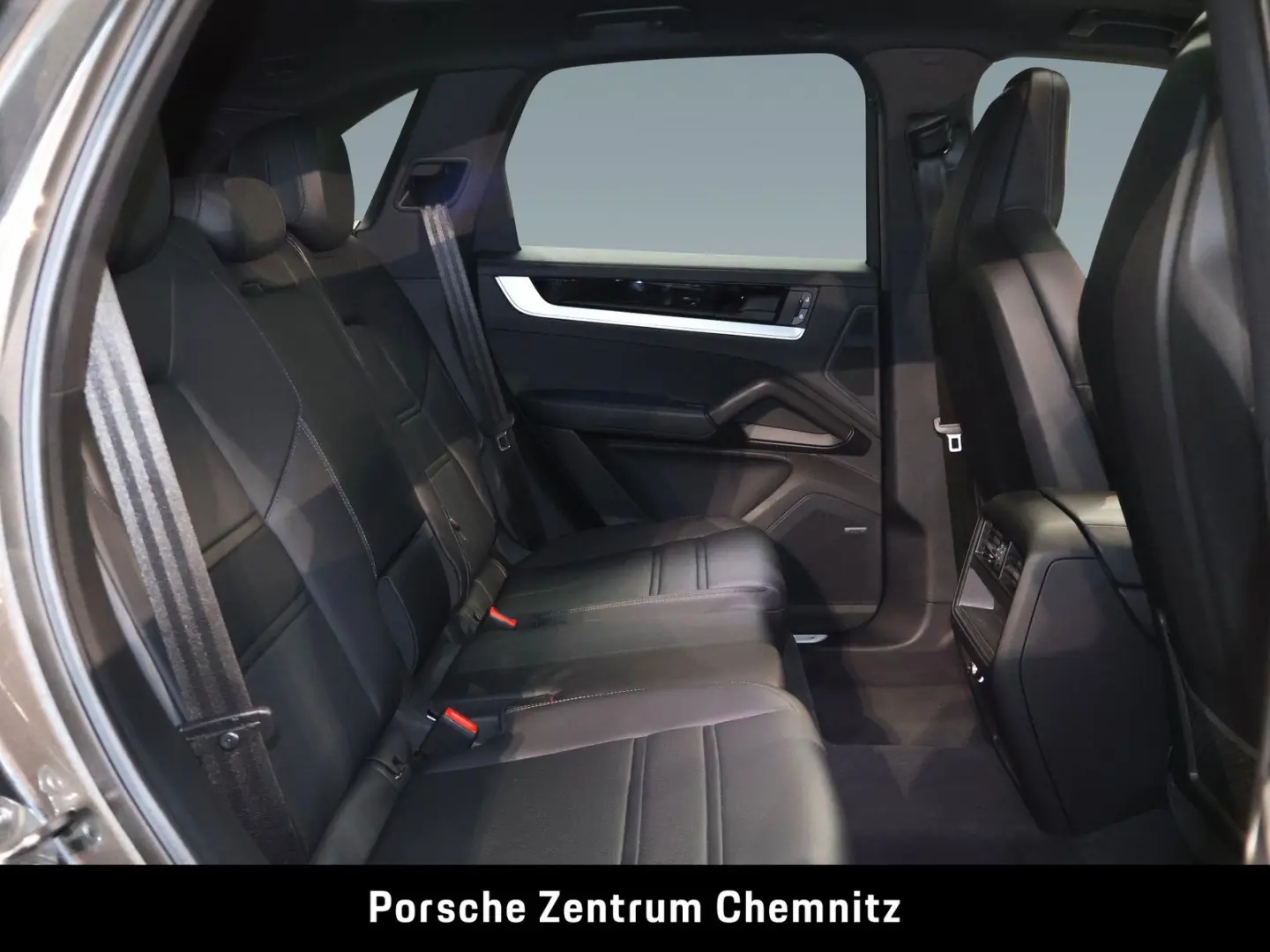 Cayenne S E-Hybrid Sitzbelüft.;BOSE;AHZV;Head-Up