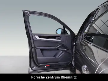 Cayenne S E-Hybrid Sitzbelüft.;BOSE;AHZV;Head-Up