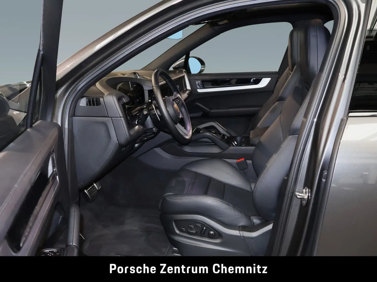 Cayenne S E-Hybrid Sitzbelüft.;BOSE;AHZV;Head-Up