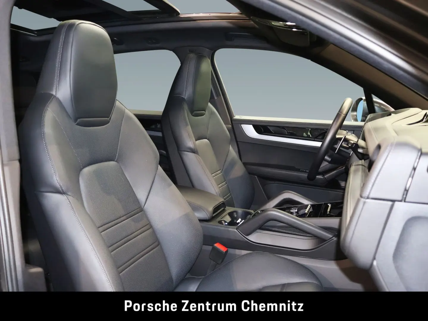 Cayenne S E-Hybrid Sitzbelüft.;BOSE;AHZV;Head-Up