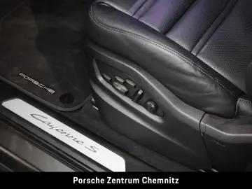 Cayenne S E-Hybrid Sitzbelüft.;BOSE;AHZV;Head-Up