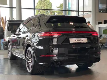 Cayenne Turbo SportDesign Sbel Carbon InnoD. AHK