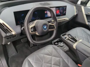 iX xDrive40 Kamera Pano.Dach Sky Drive&Park Assi