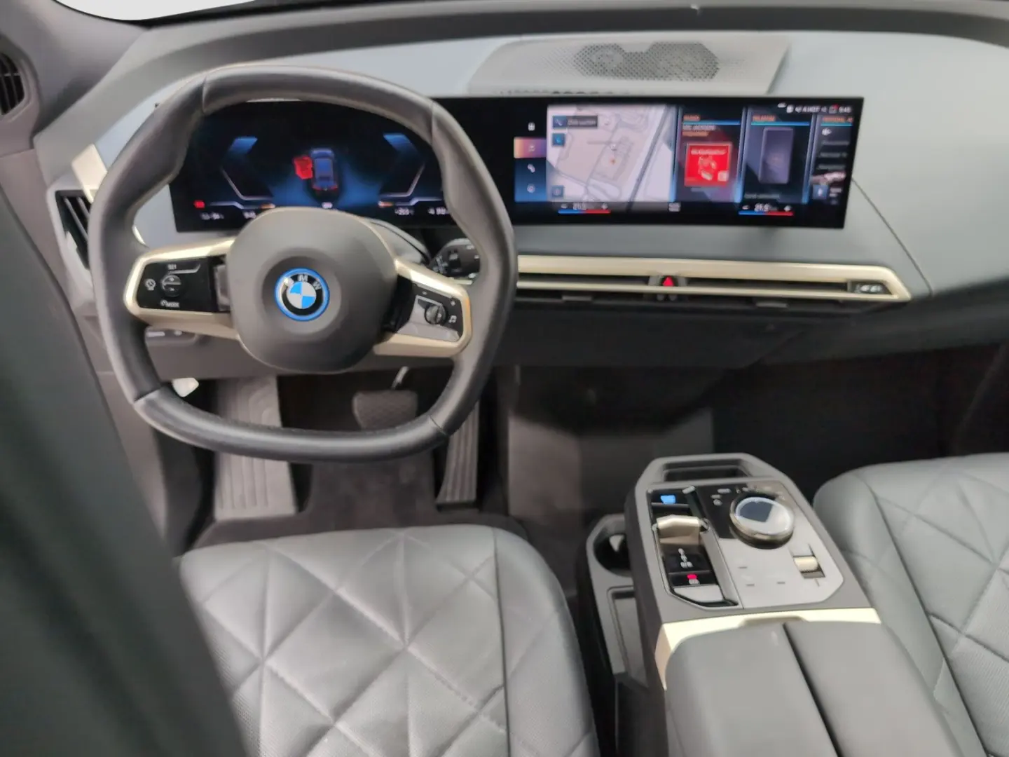 iX xDrive40 Kamera Pano.Dach Sky Drive&Park Assi