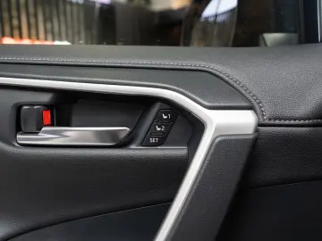 Toyota RAV 4, Hibrid, 4x4, LED, Piele, Camera