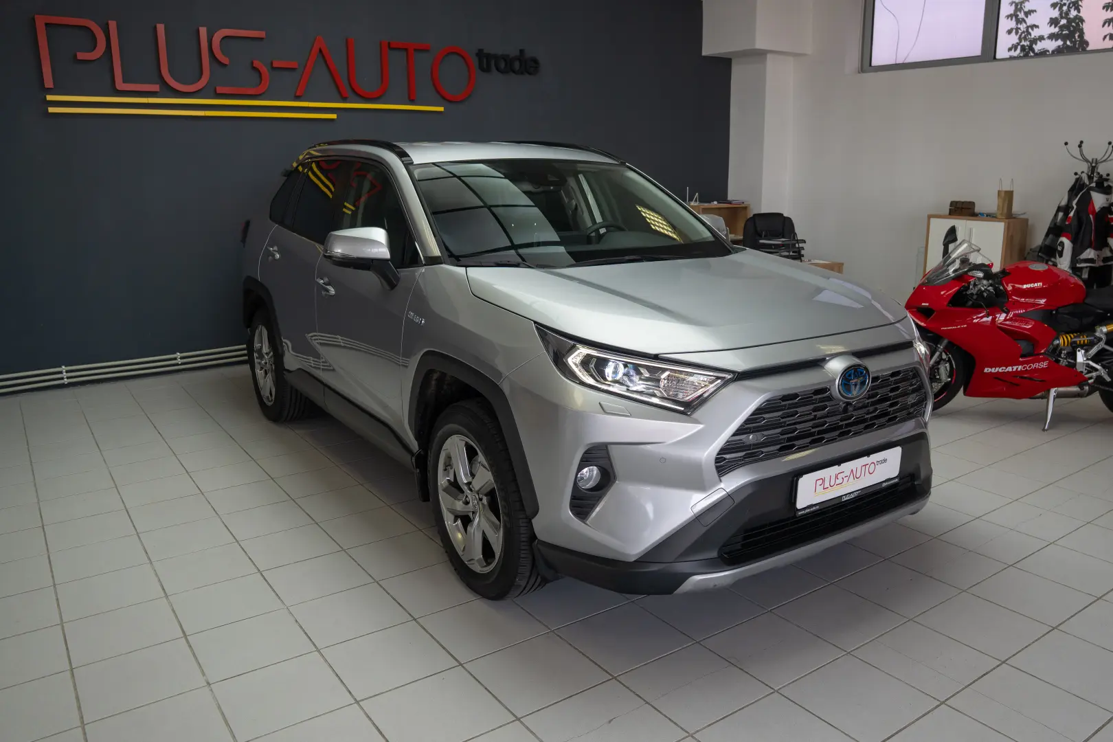 Toyota RAV 4, Hibrid, 4x4, LED, Piele, Camera