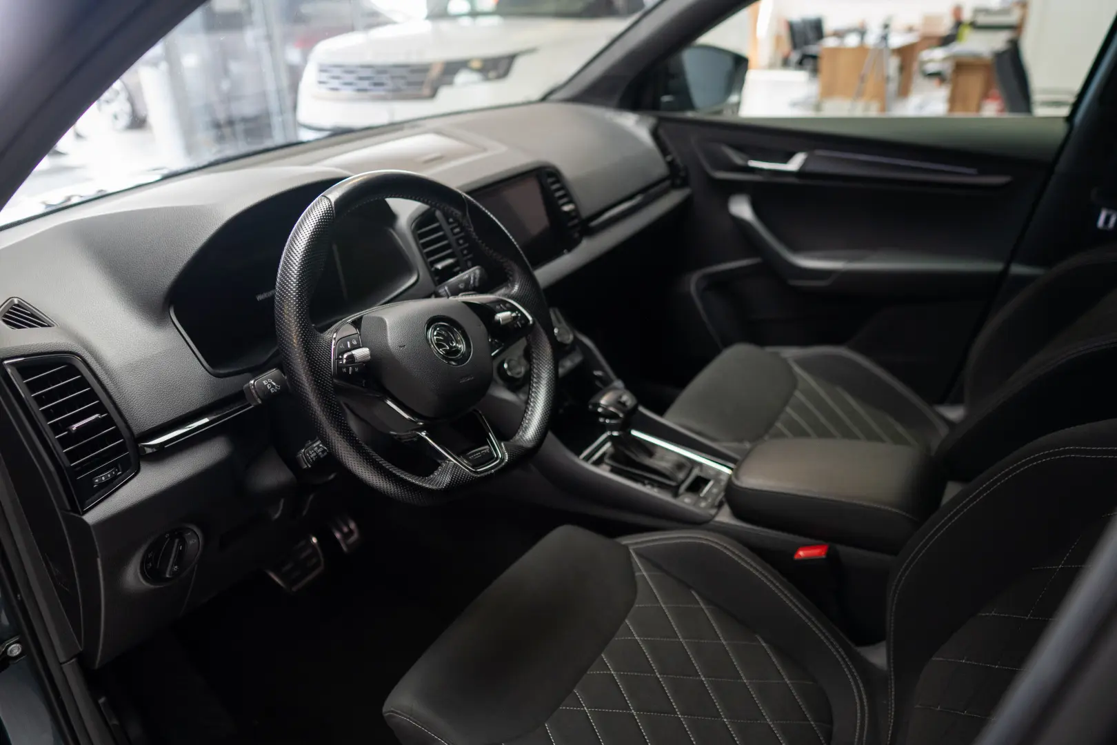 SKODA KAROQ 2.0TDI, 4x4, LED, Sportline, Navi, Trapa