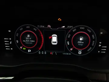 SKODA KAROQ 2.0TDI, 4x4, LED, Sportline, Navi, Trapa
