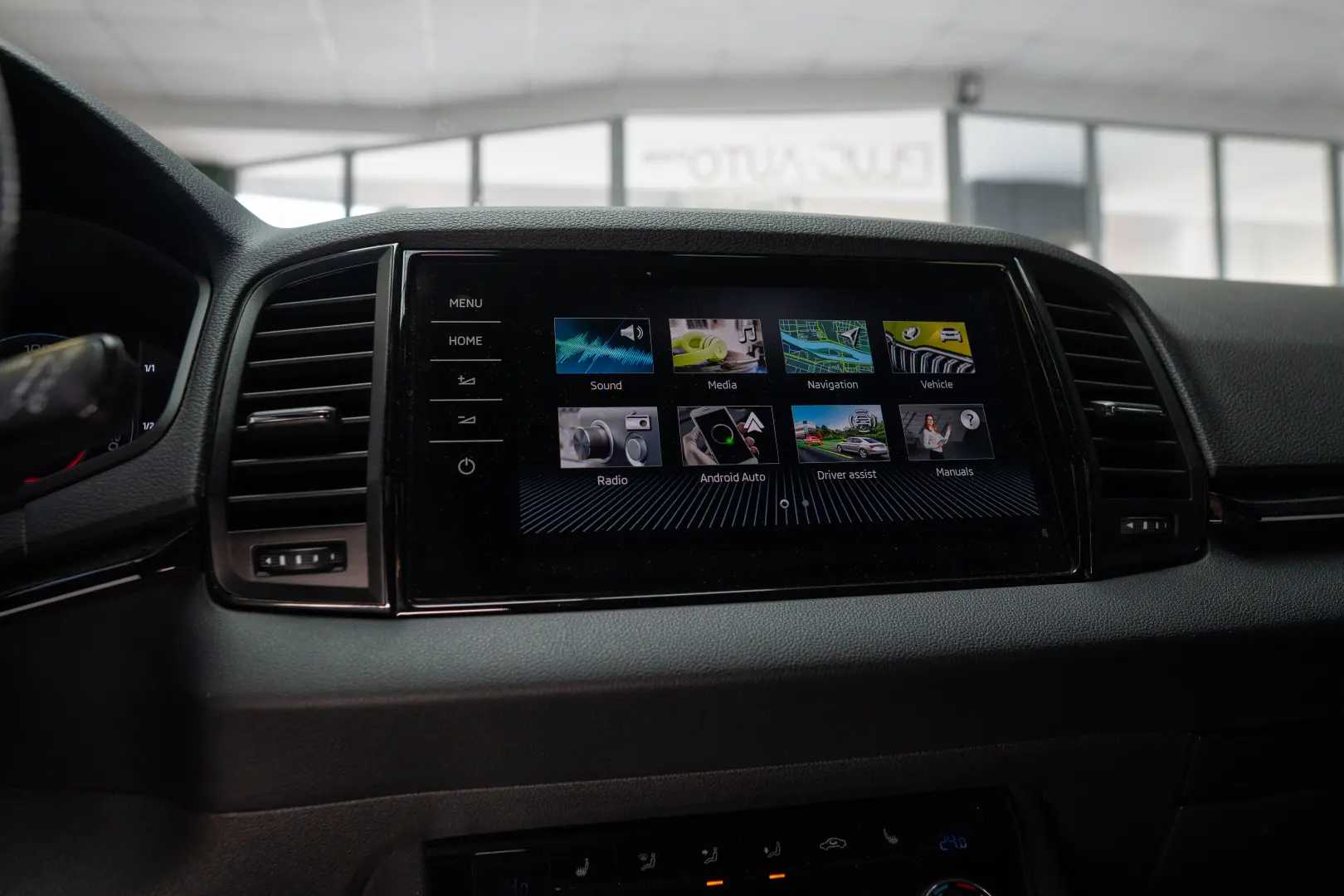 SKODA KAROQ 2.0TDI, 4x4, LED, Sportline, Navi, Trapa