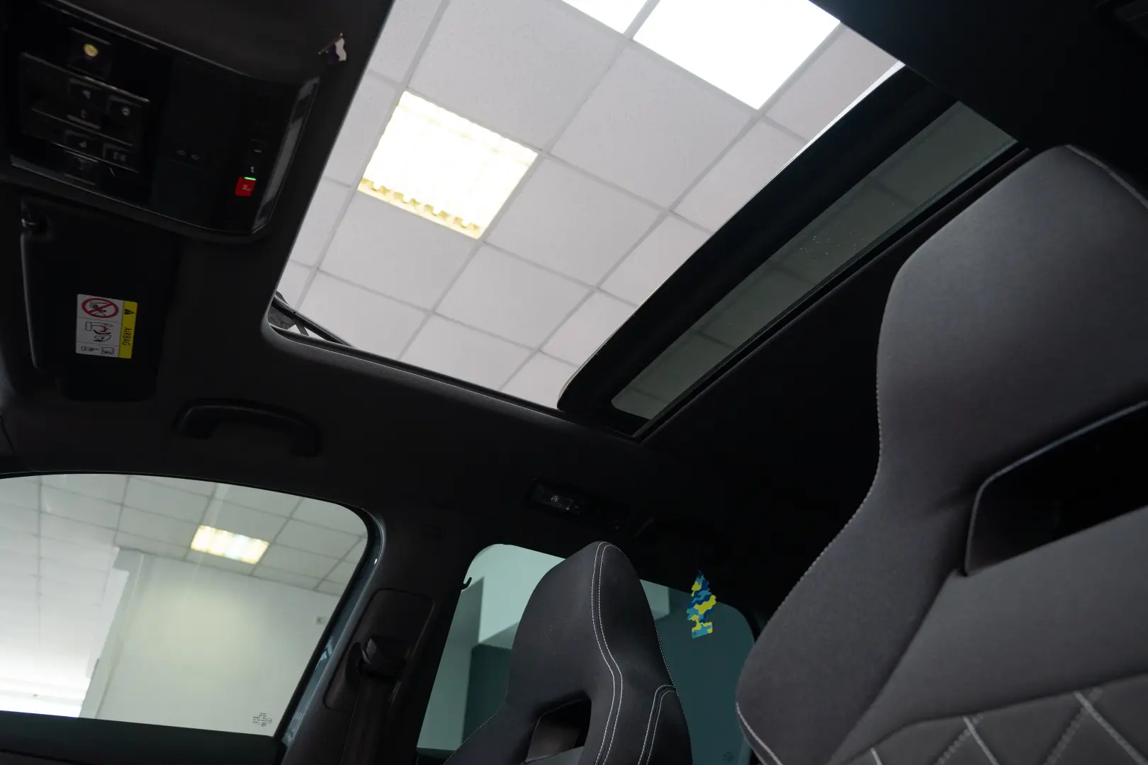 SKODA KAROQ 2.0TDI, 4x4, LED, Sportline, Navi, Trapa