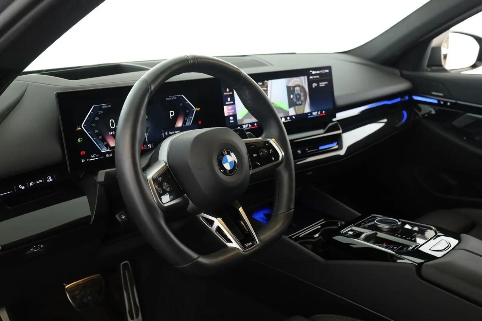 520d xDrive M Sport Pro Pano HUD HK ACC 360 21