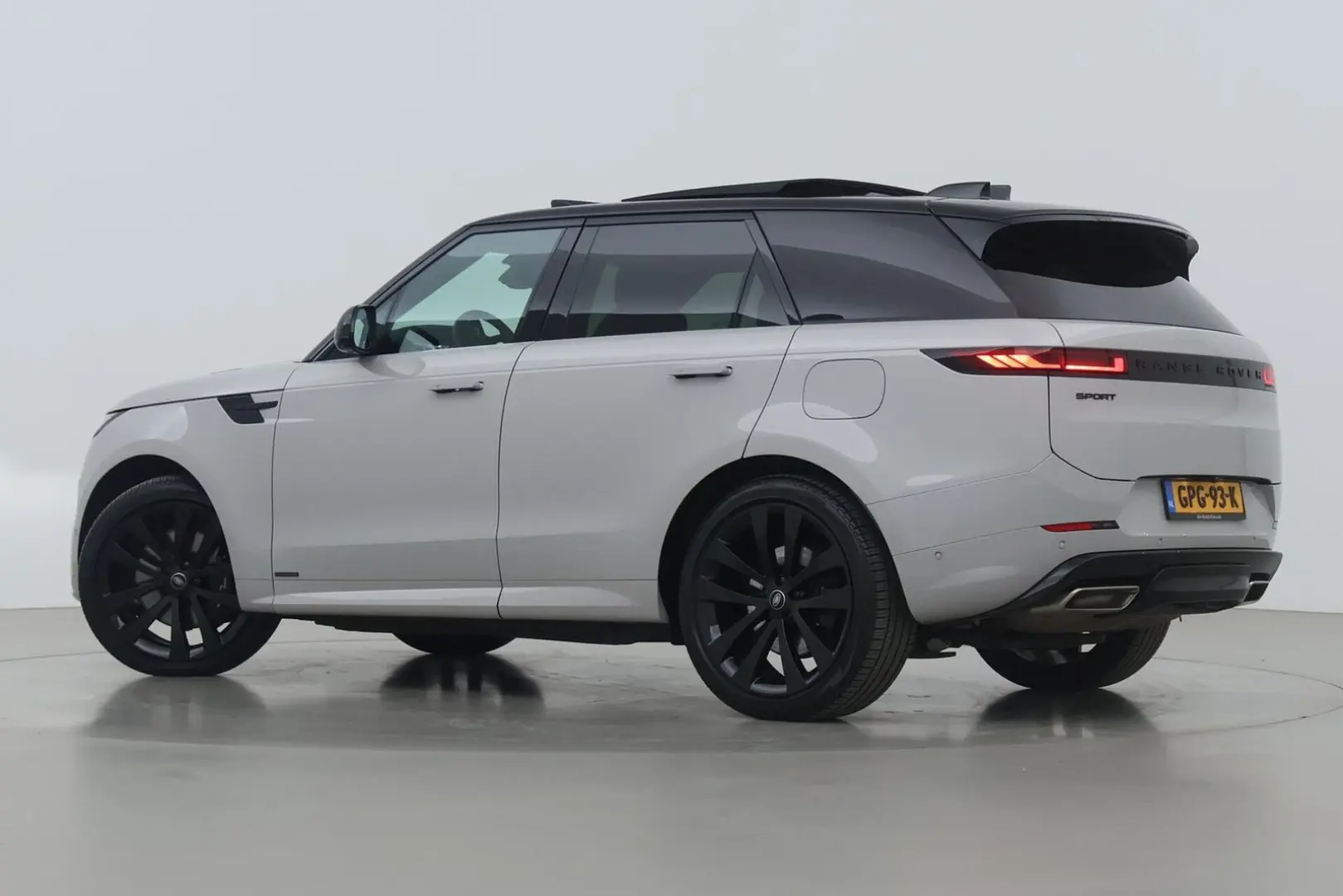 Range Rover Sport 3.0 P550e Autobiography | Head