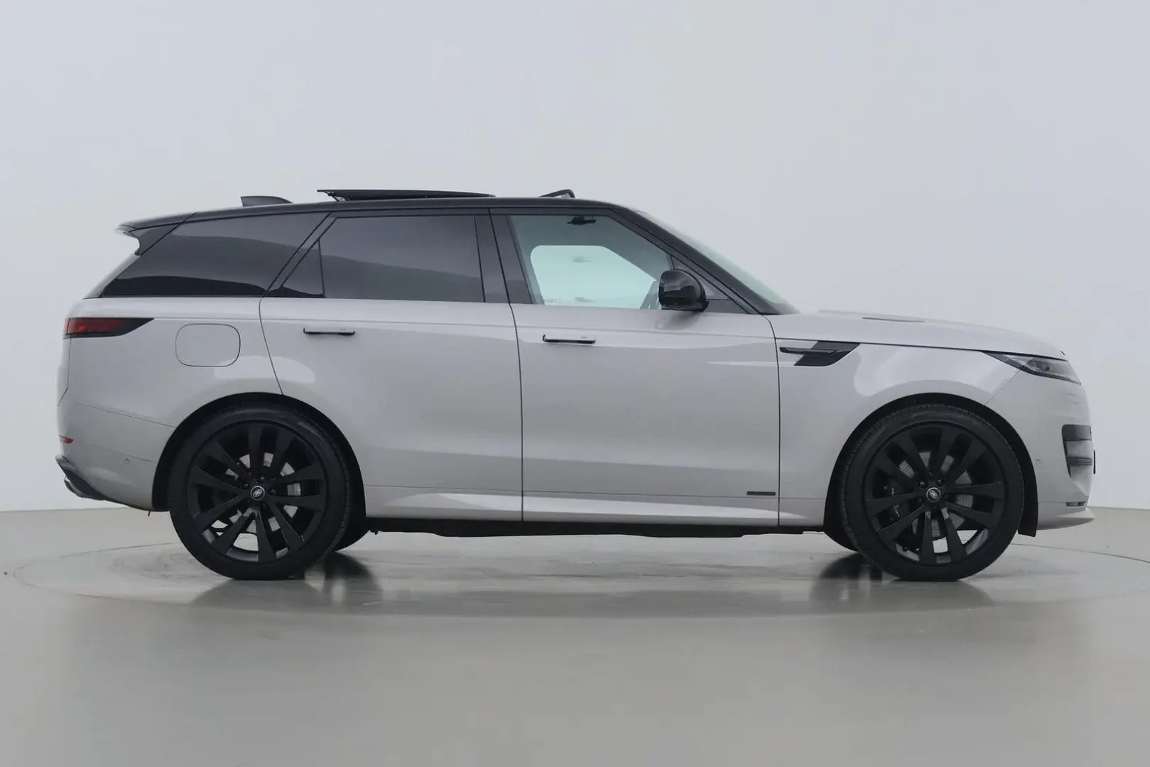 Range Rover Sport 3.0 P550e Autobiography | Head
