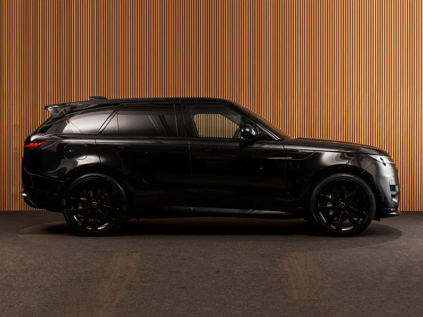 Range Rover Sport D300 Dynamic HSE 23