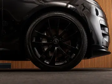 Range Rover Sport D300 Dynamic HSE 23