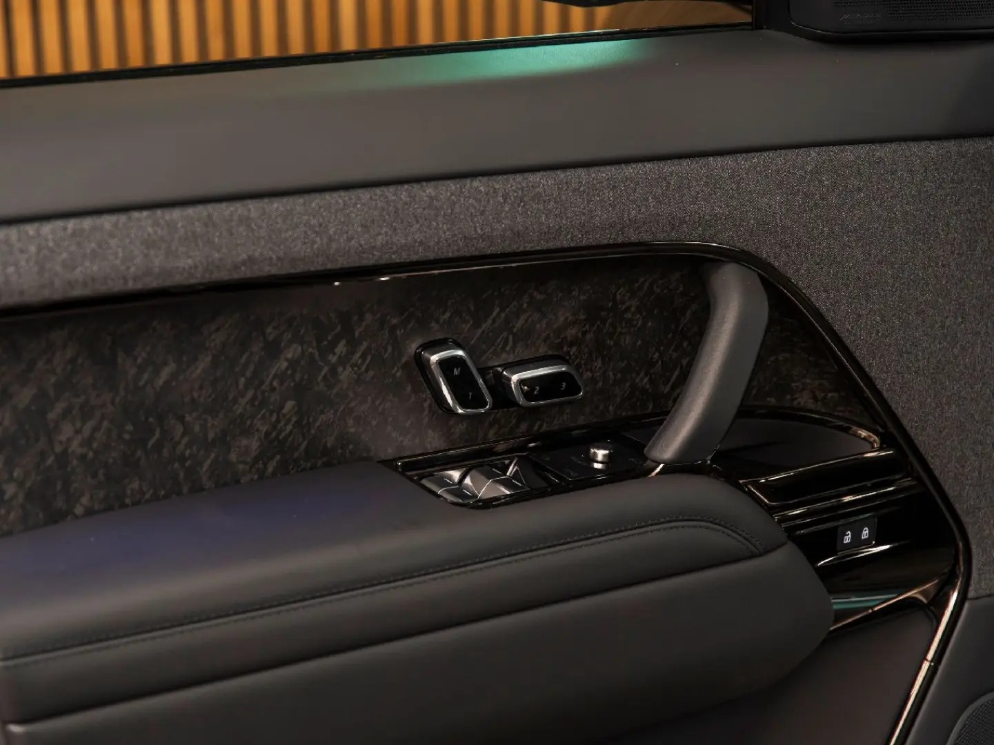 Range Rover Sport D300 Dynamic HSE 23