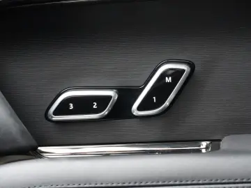 P550e Autobiography AWD Aut.