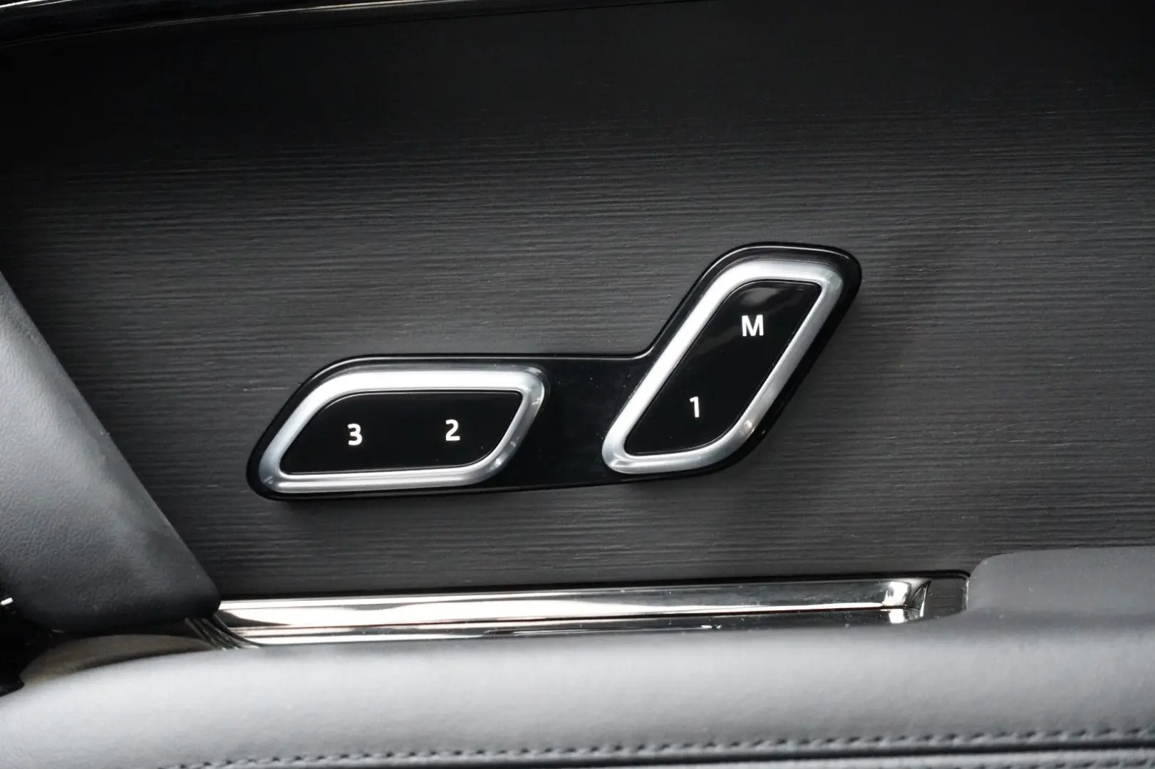P550e Autobiography AWD Aut.