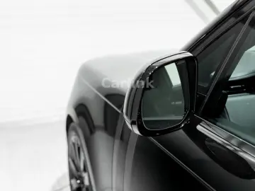 Range Rover P550e AUTOBIOGRAPHY -SHADOW PACK-