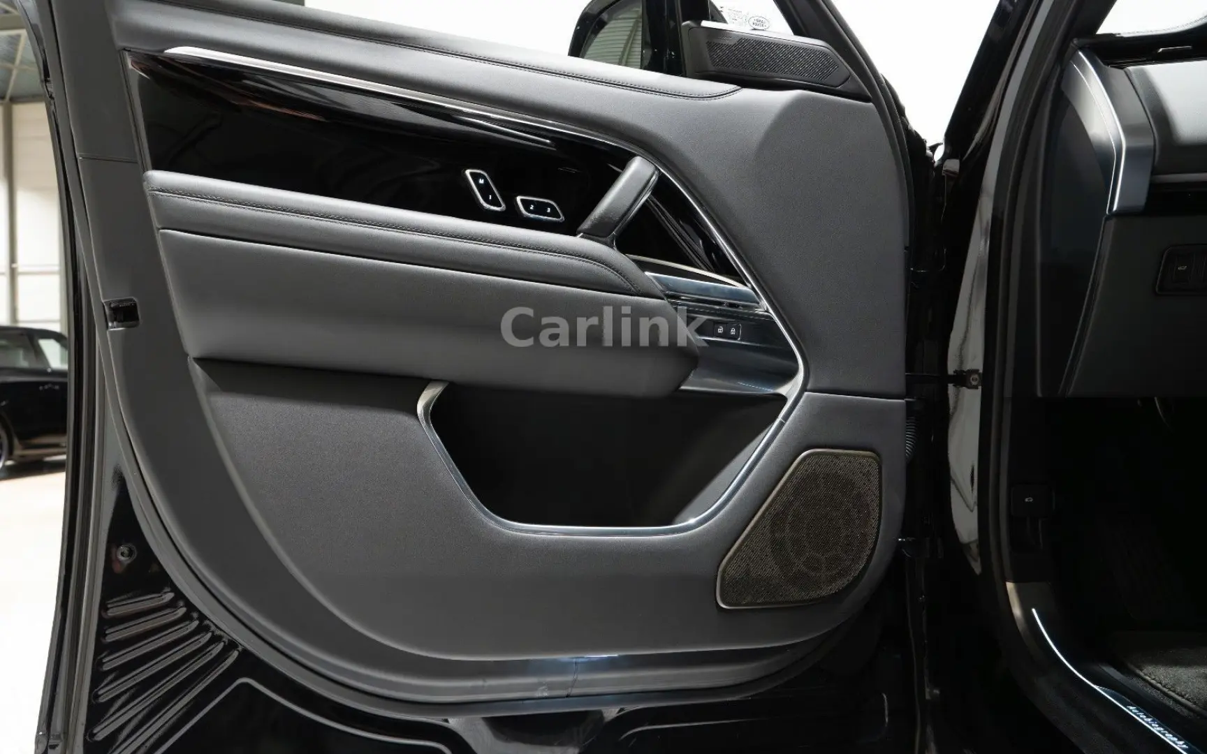 Range Rover P550e AUTOBIOGRAPHY -SHADOW PACK-