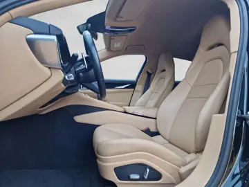 Panamera 4