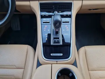 Panamera 4