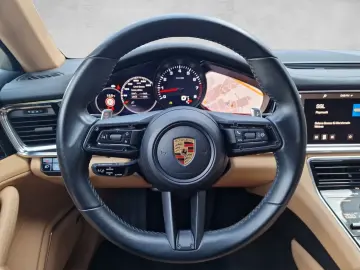 Panamera 4