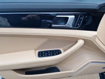 Panamera 4