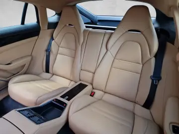 Panamera 4