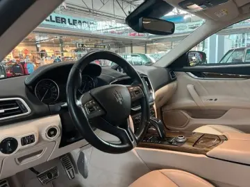 Ghibli 2.0 Hybrid GranLusso