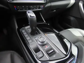 Levante Q4 3.0 V6