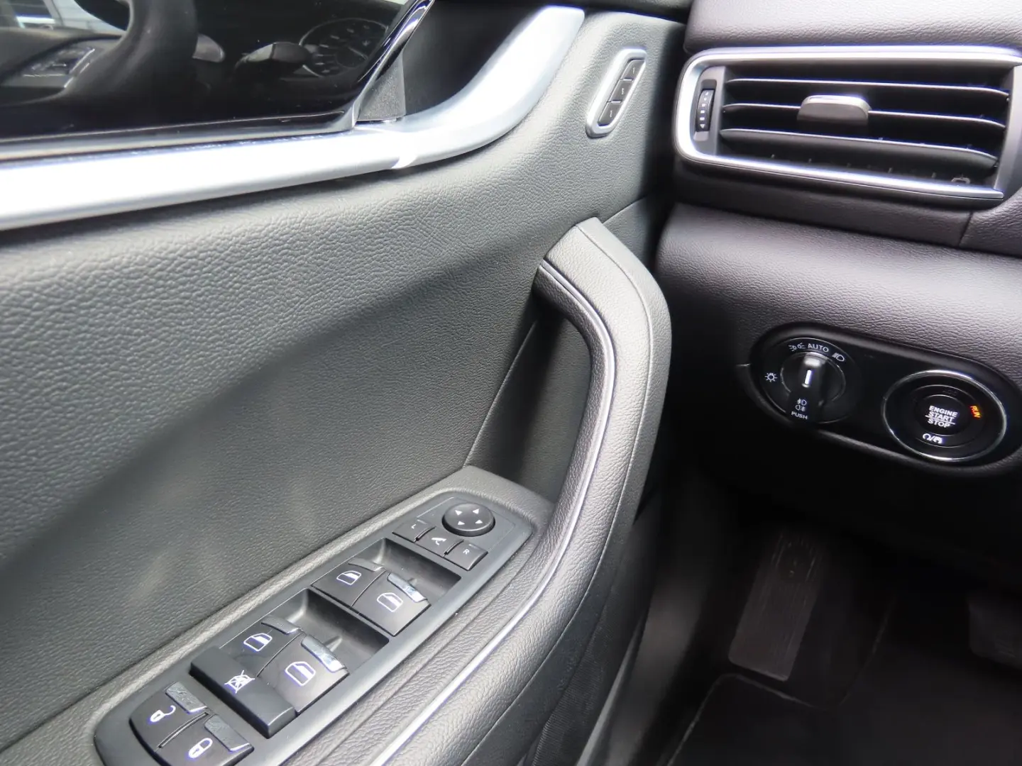 Levante Q4 3.0 V6