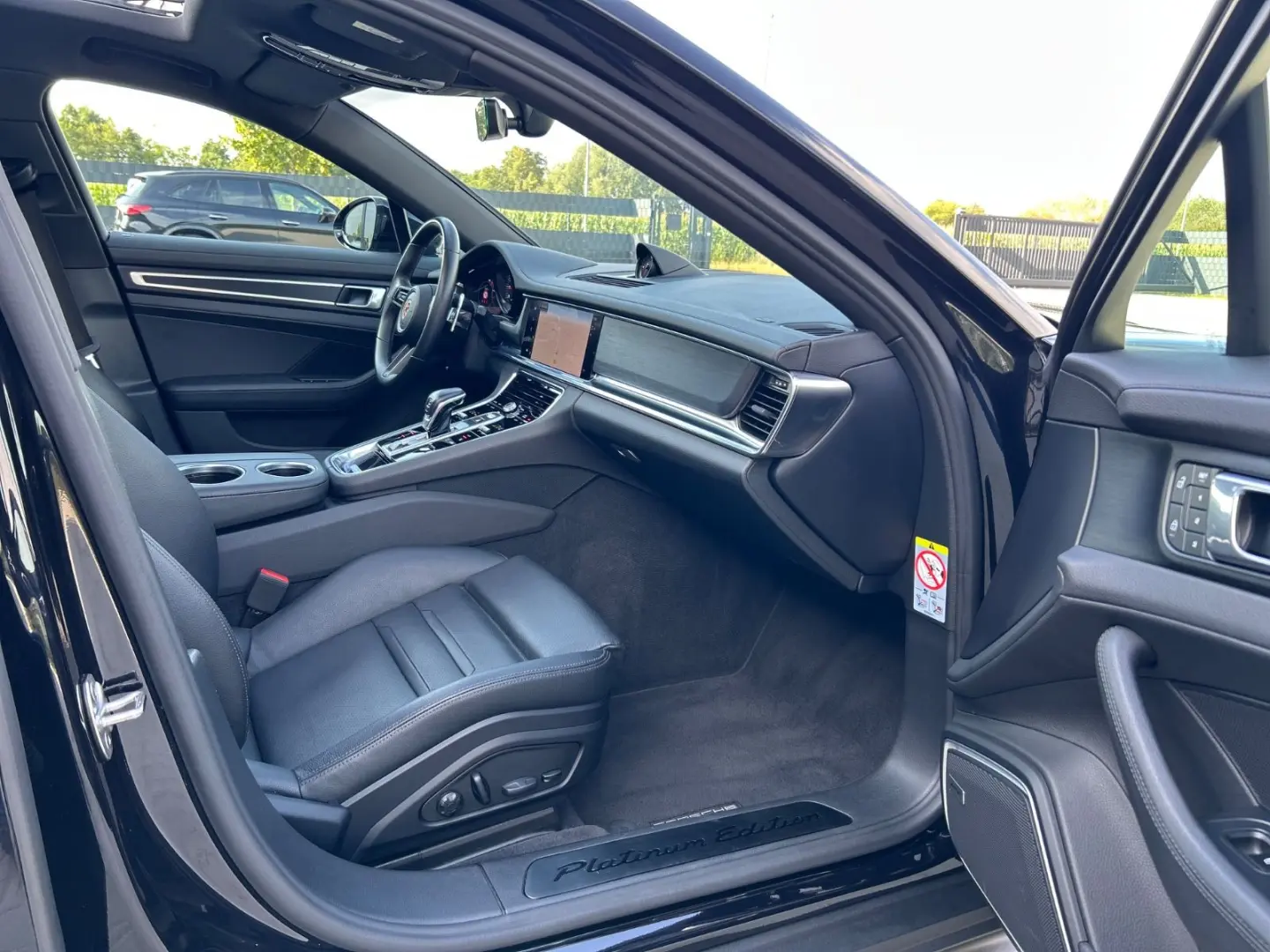 Panamera 4 Platinum Edition -Pano-Sportabgas-21Z