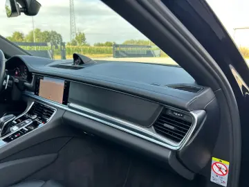 Panamera 4 Platinum Edition -Pano-Sportabgas-21Z