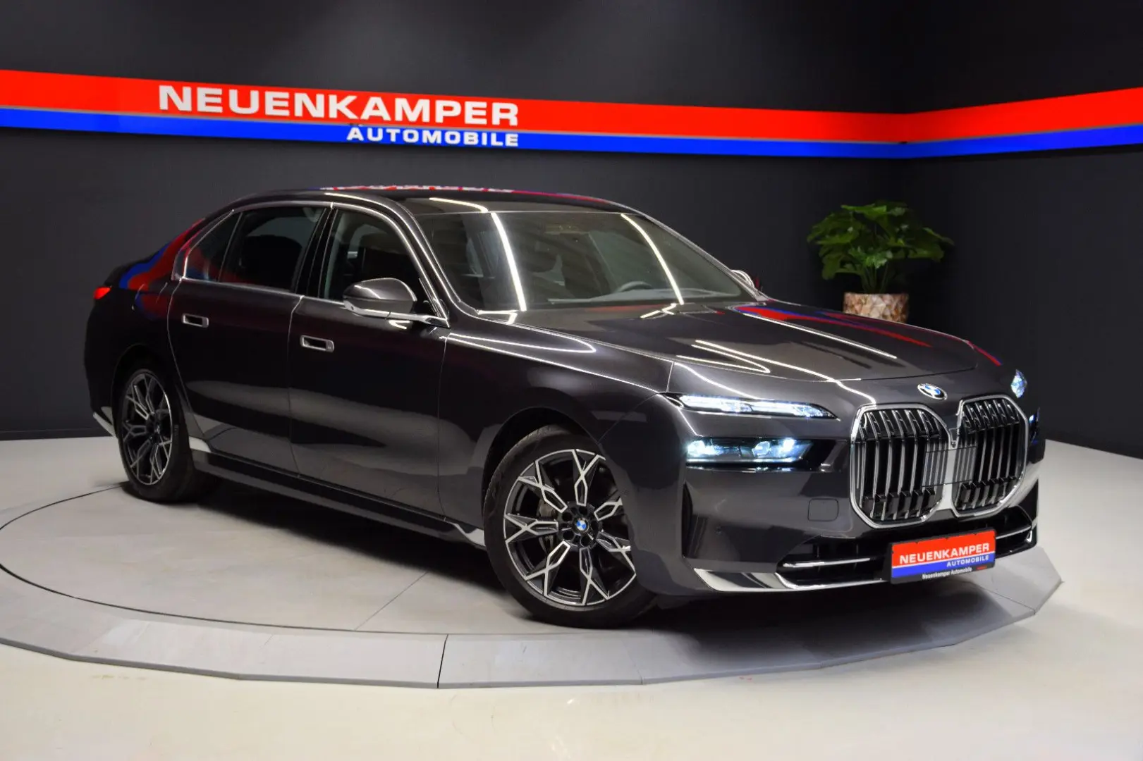740 d xDrive Kristall Panorama TV Bowers & Wilki