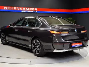 740 d xDrive Kristall Panorama TV Bowers & Wilki