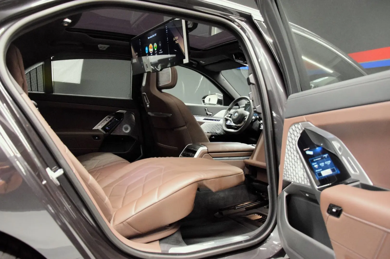 740 d xDrive Kristall Panorama TV Bowers & Wilki