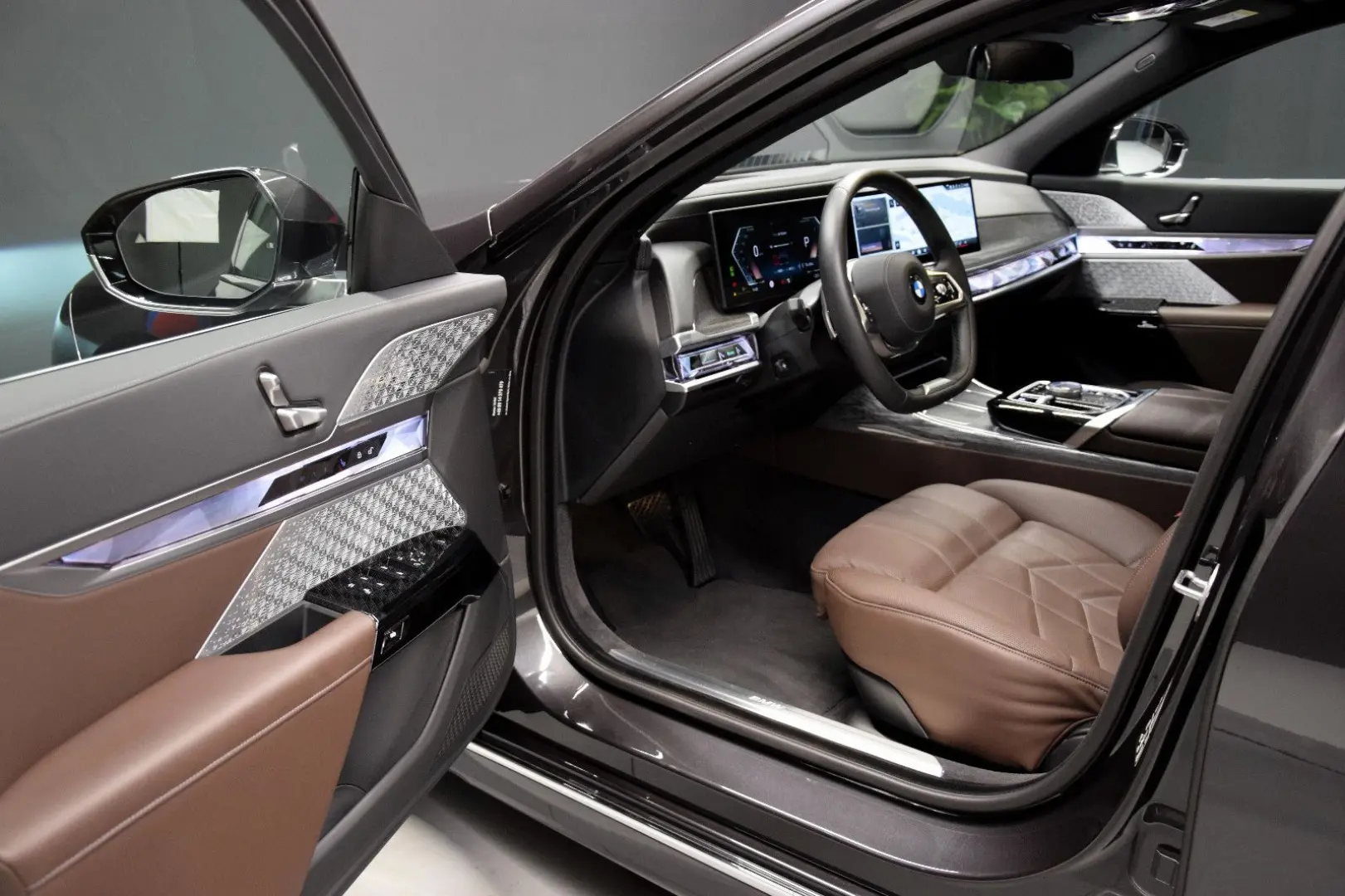 740 d xDrive Kristall Panorama TV Bowers & Wilki