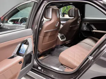 740 d xDrive Kristall Panorama TV Bowers & Wilki