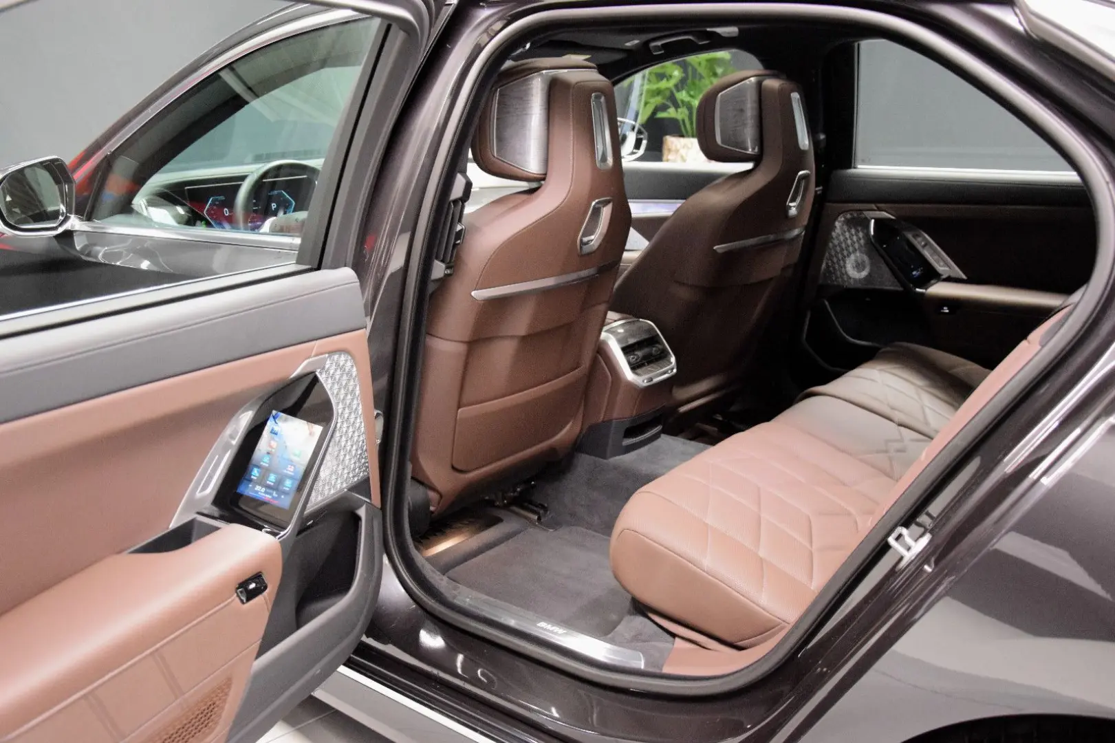 740 d xDrive Kristall Panorama TV Bowers & Wilki