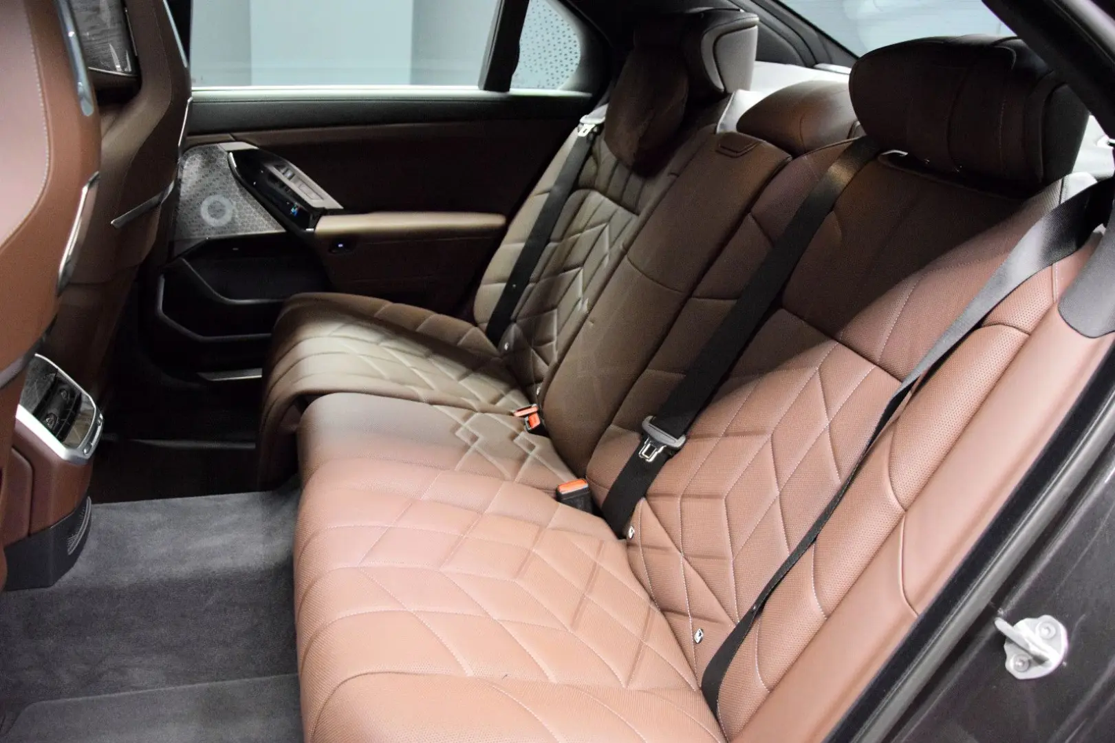 740 d xDrive Kristall Panorama TV Bowers & Wilki