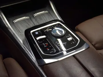 740 d xDrive Kristall Panorama TV Bowers & Wilki