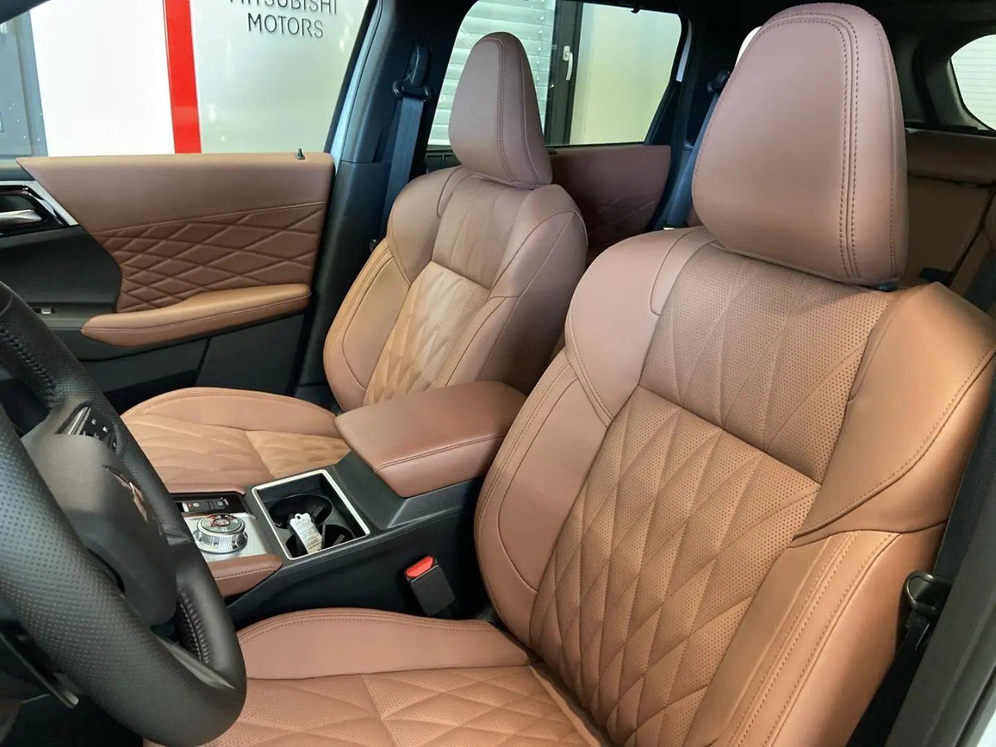 Mitubishi Outlander TOP Luxury