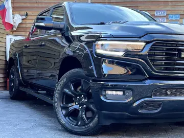 RAM 1500 Laramie 5,7L 4x4 AHK LPG LED eTorque
