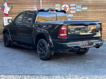 RAM 1500 Laramie 5,7L 4x4 AHK LPG LED eTorque