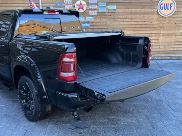 RAM 1500 Laramie 5,7L 4x4 AHK LPG LED eTorque