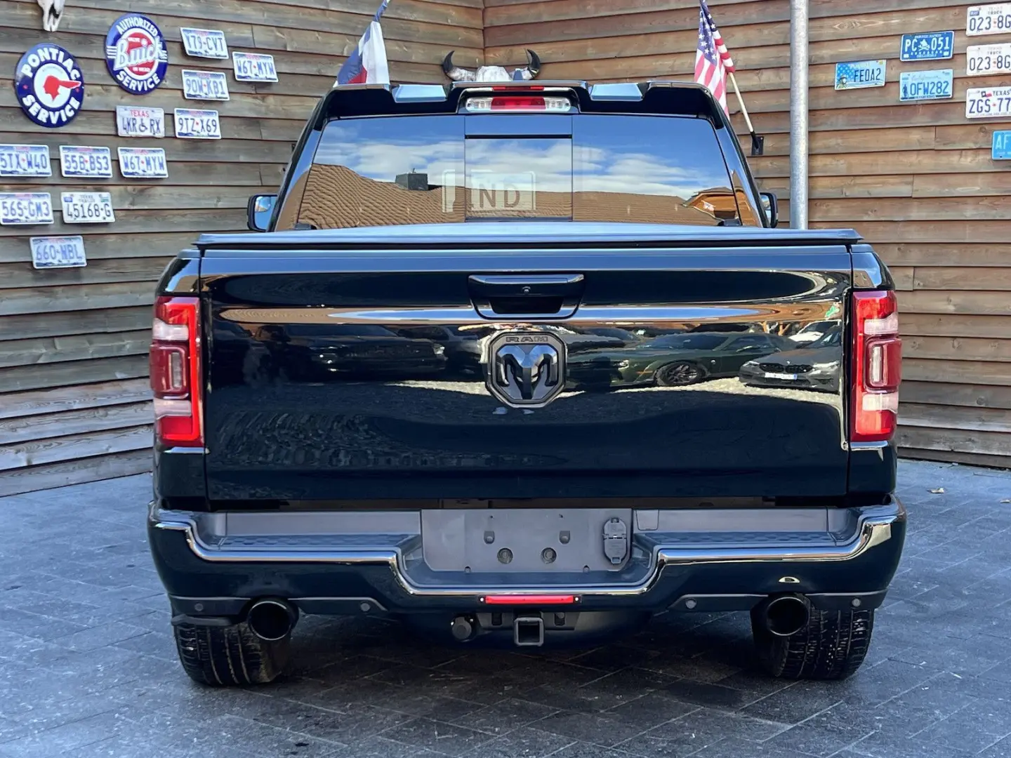 RAM 1500 Laramie 5,7L 4x4 AHK LPG LED eTorque