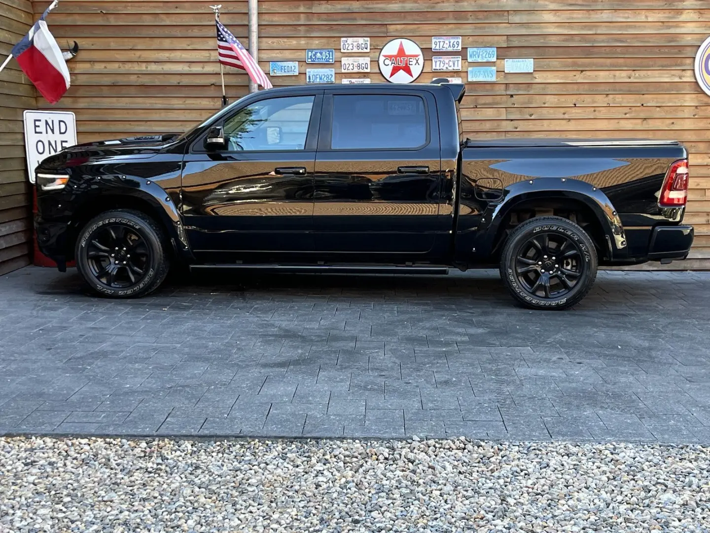 RAM 1500 Laramie 5,7L 4x4 AHK LPG LED eTorque
